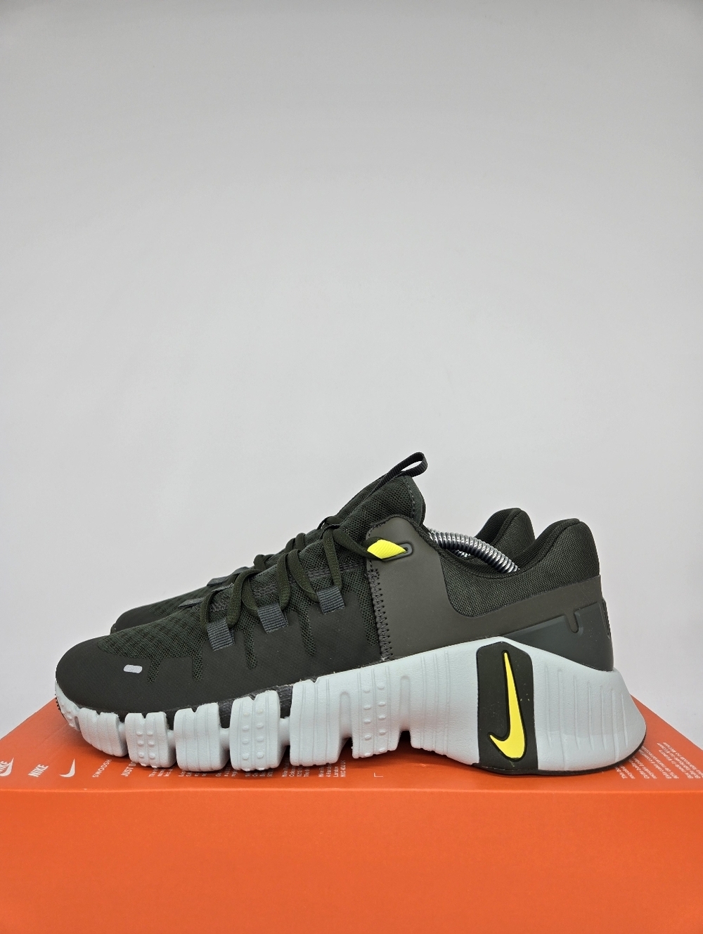 Nike Free Metcon 5 Sequoia High Voltage Men's Workout Shoes Size 8.5 New